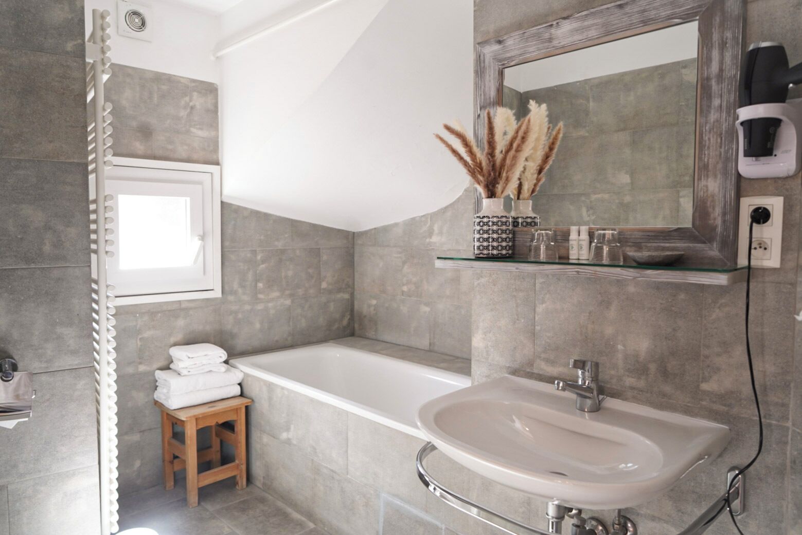 family quadruple room, non smoking, mountain view | bathroom | free toiletries, hair dryer, slippers, towels