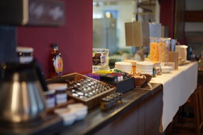 Desayuno bufé gratuito y diario
