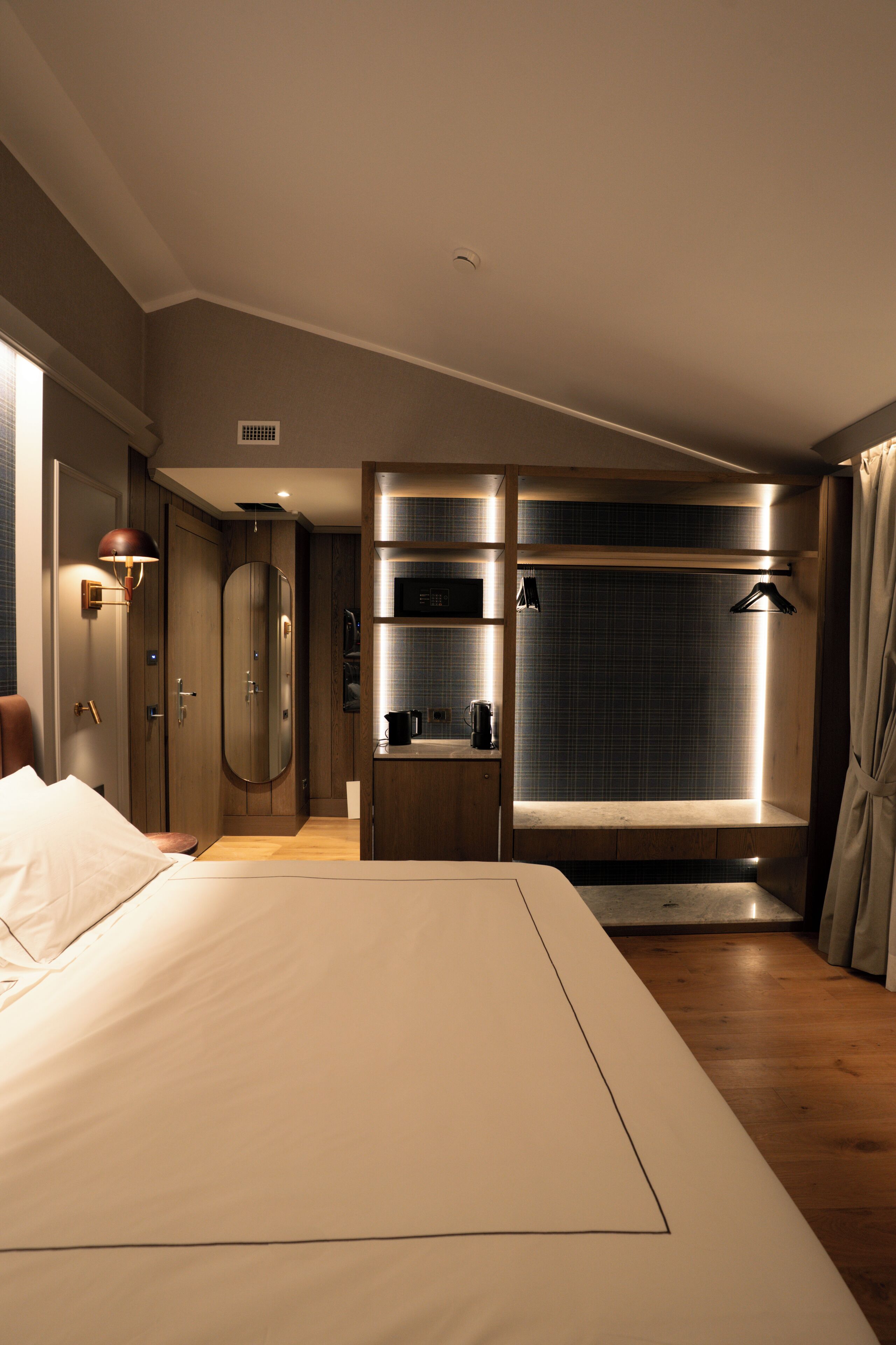 Minibar, in-room safe, individually furnished, desk