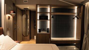 Minibar, in-room safe, individually furnished, desk