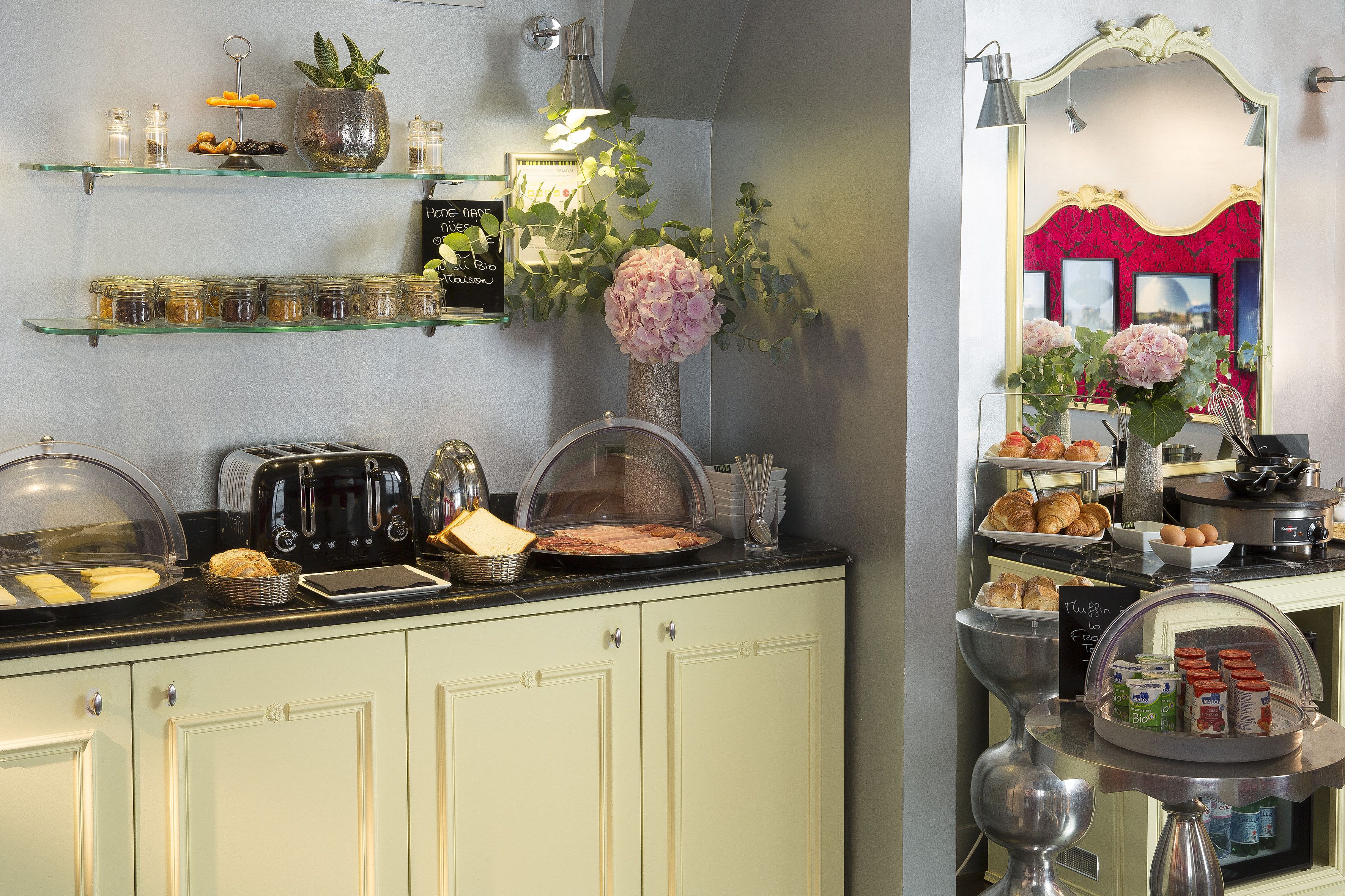 daily cooked-to-order breakfast (eur 17 per person)