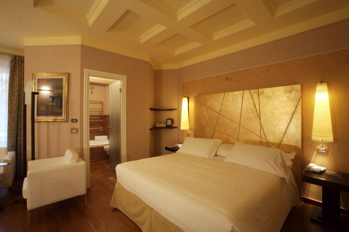 In-room safe, desk, blackout curtains