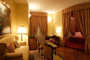 In-room safe, desk, blackout curtains