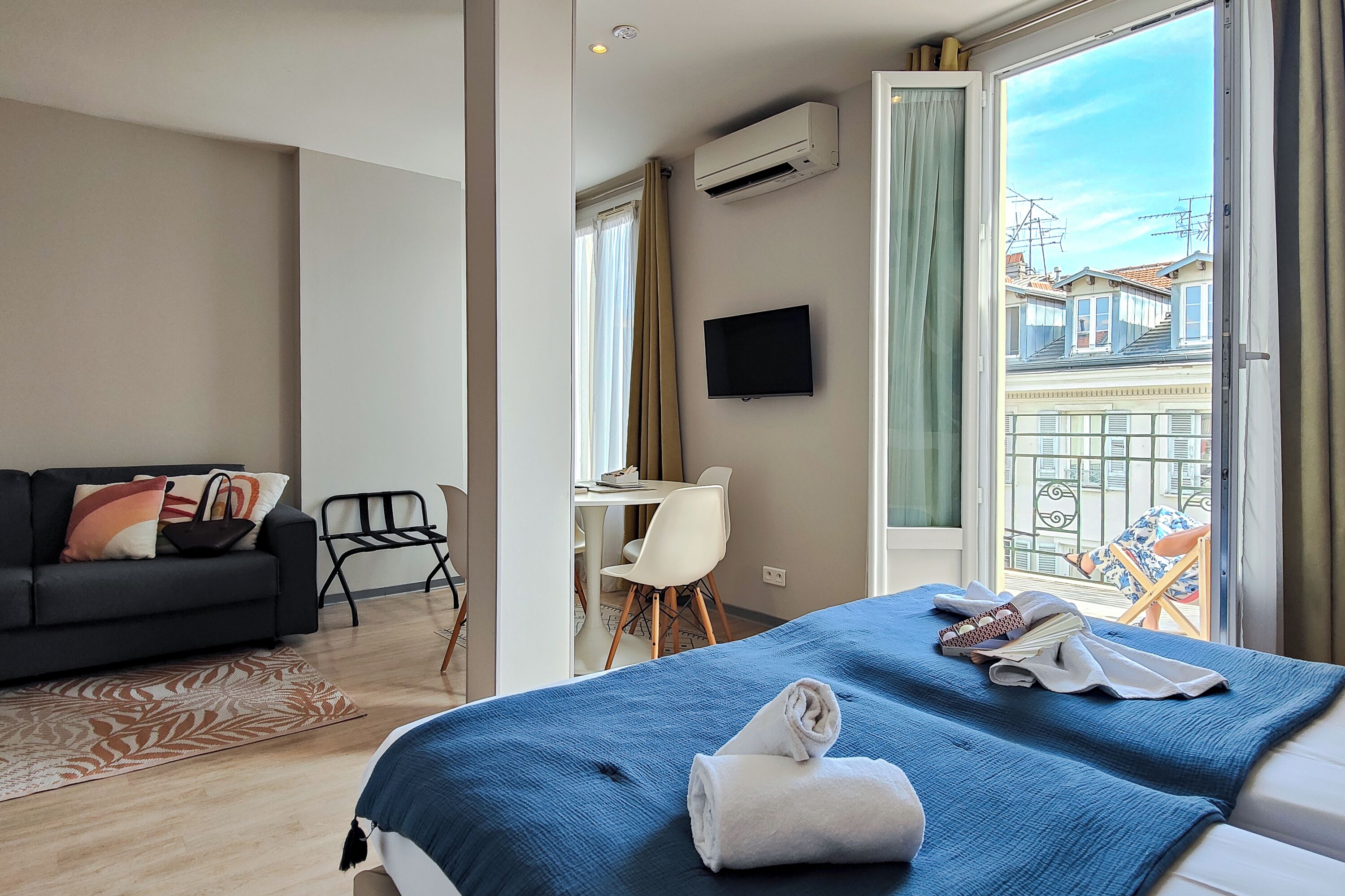 Select Comfort beds, laptop workspace, blackout drapes, soundproofing