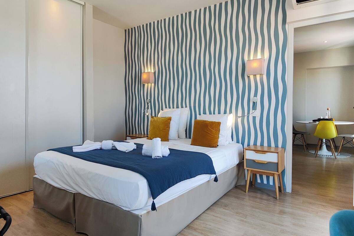 Apartemen, 1 kamar tidur, balkon | Tempat tidur Select Comfort dan ruang kerja ramah laptop