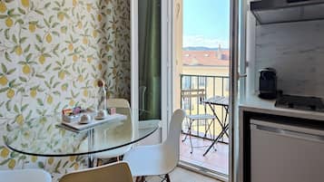 Maisonnette, balkon | Kameruitzicht
