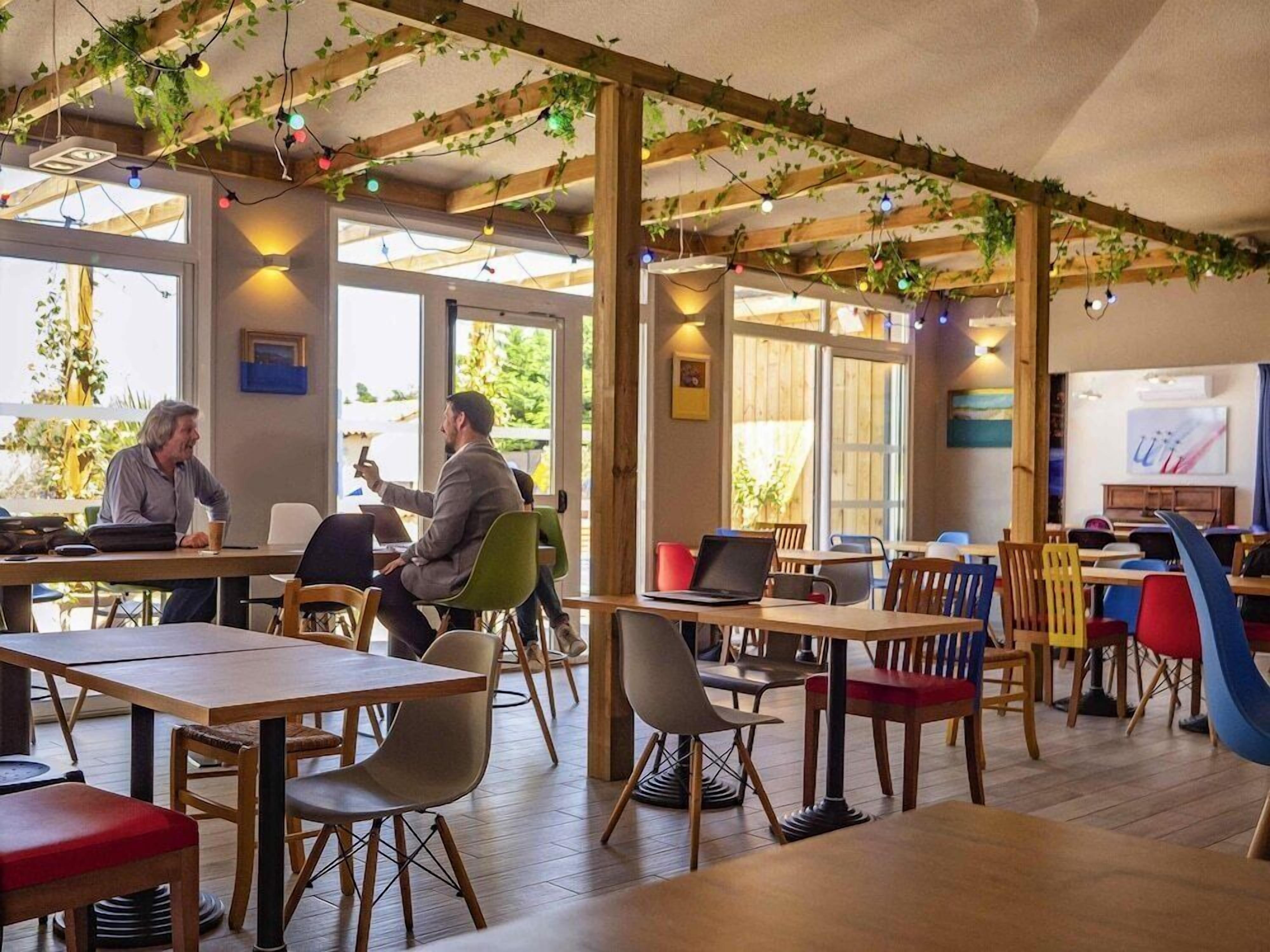 Dinner served, French cuisine, pool views 