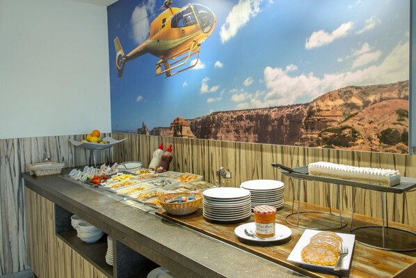 Dinner served, French cuisine, pool views 