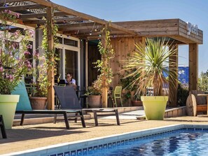 Pool - Comfort Hotel Marseille Airport (Vitrolles)