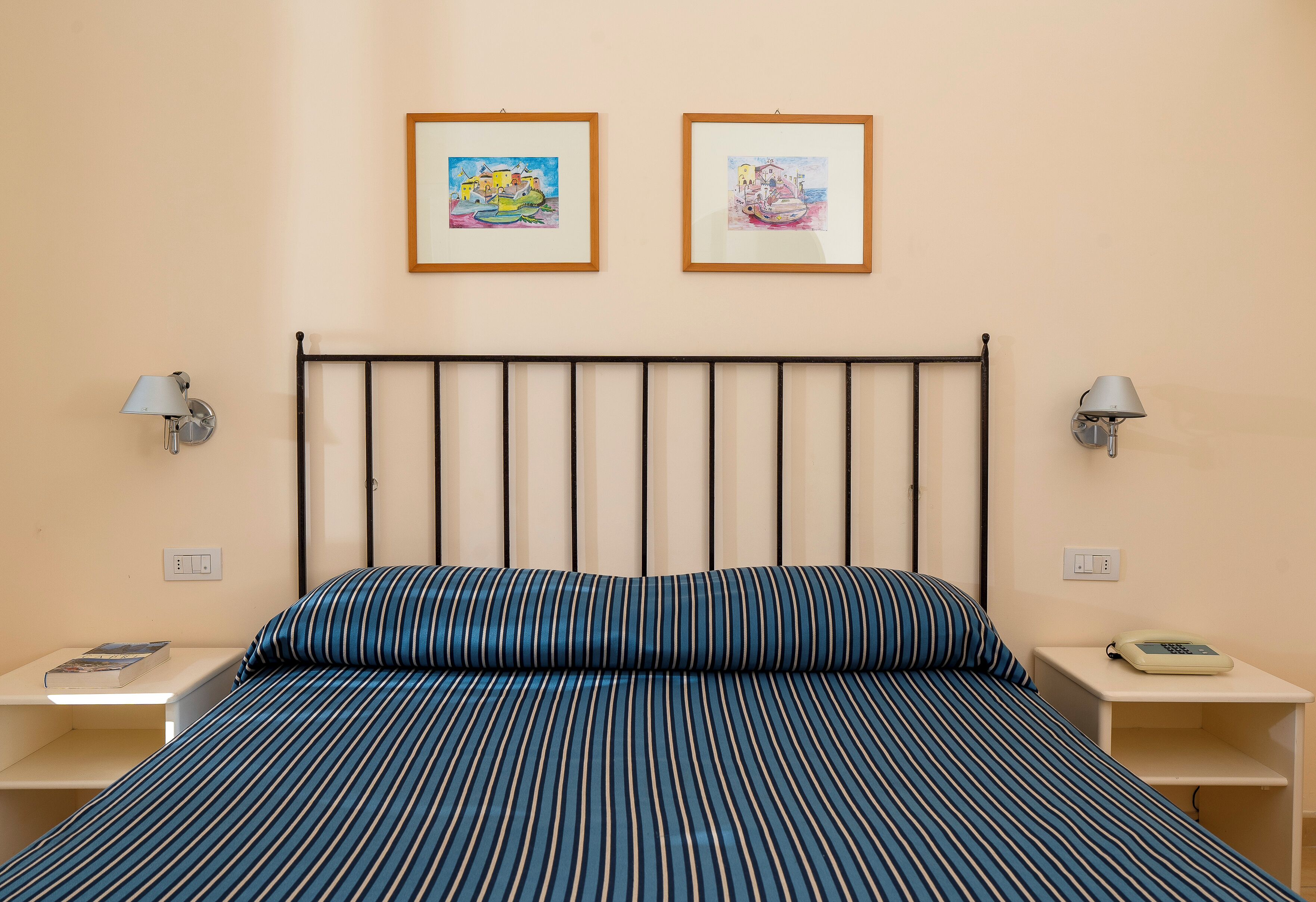 double room | 1 bedroom, minibar, in-room safe, free wifi