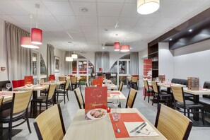 每日供应欧陆式早餐（每人 EUR 15.90）