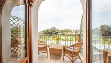 Modern Double or Twin Room, 1 Bedroom, Non Smoking | Hochwertige Bettwaren, Minibar, Zimmersafe, Verdunkelungsvorhänge