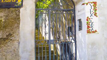 Entrada de la propiedad