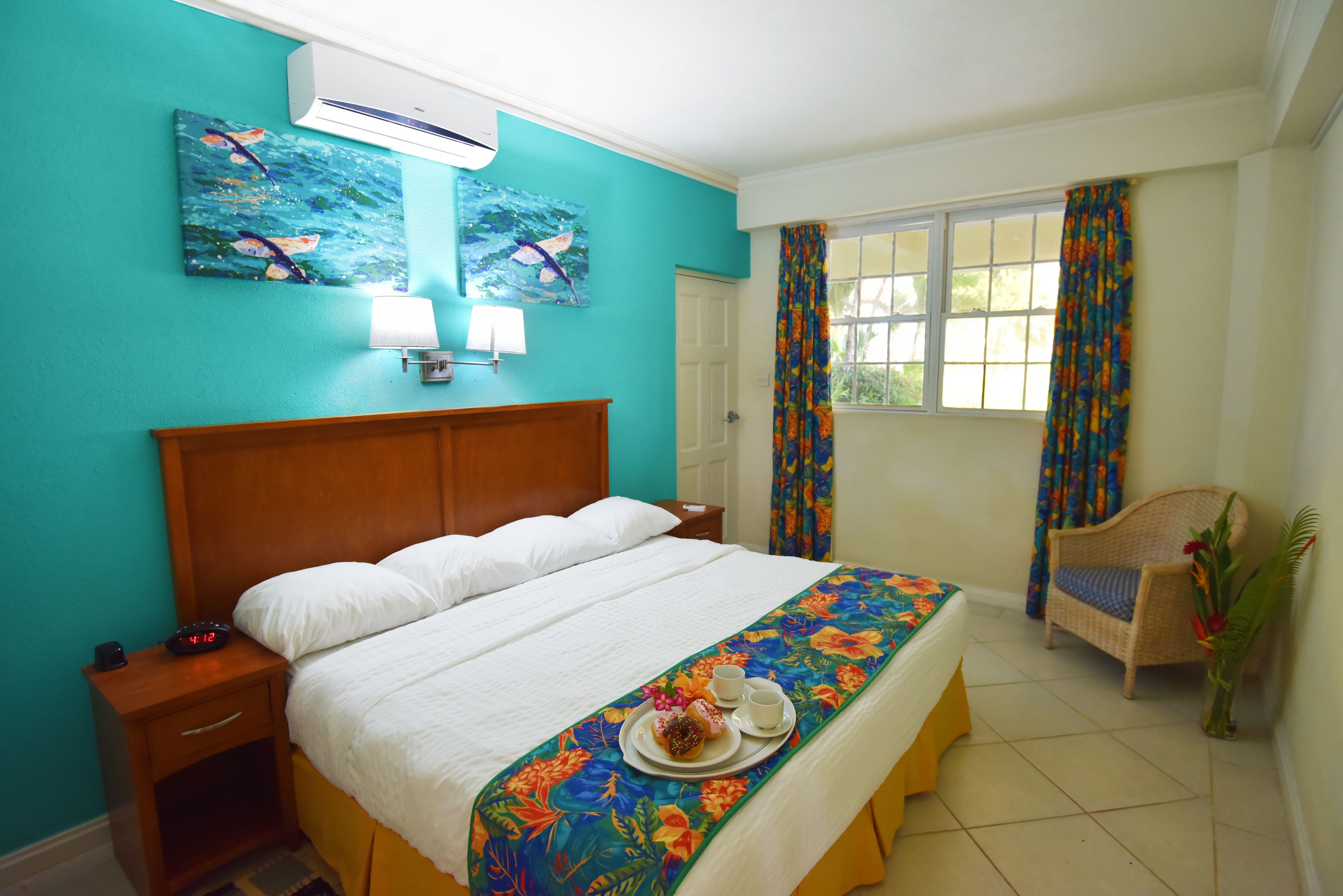 standard apartment, 1 bedroom, ocean view | in-room safe, desk, blackout curtains, soundproofing