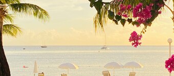 Holland House Beach Hotel