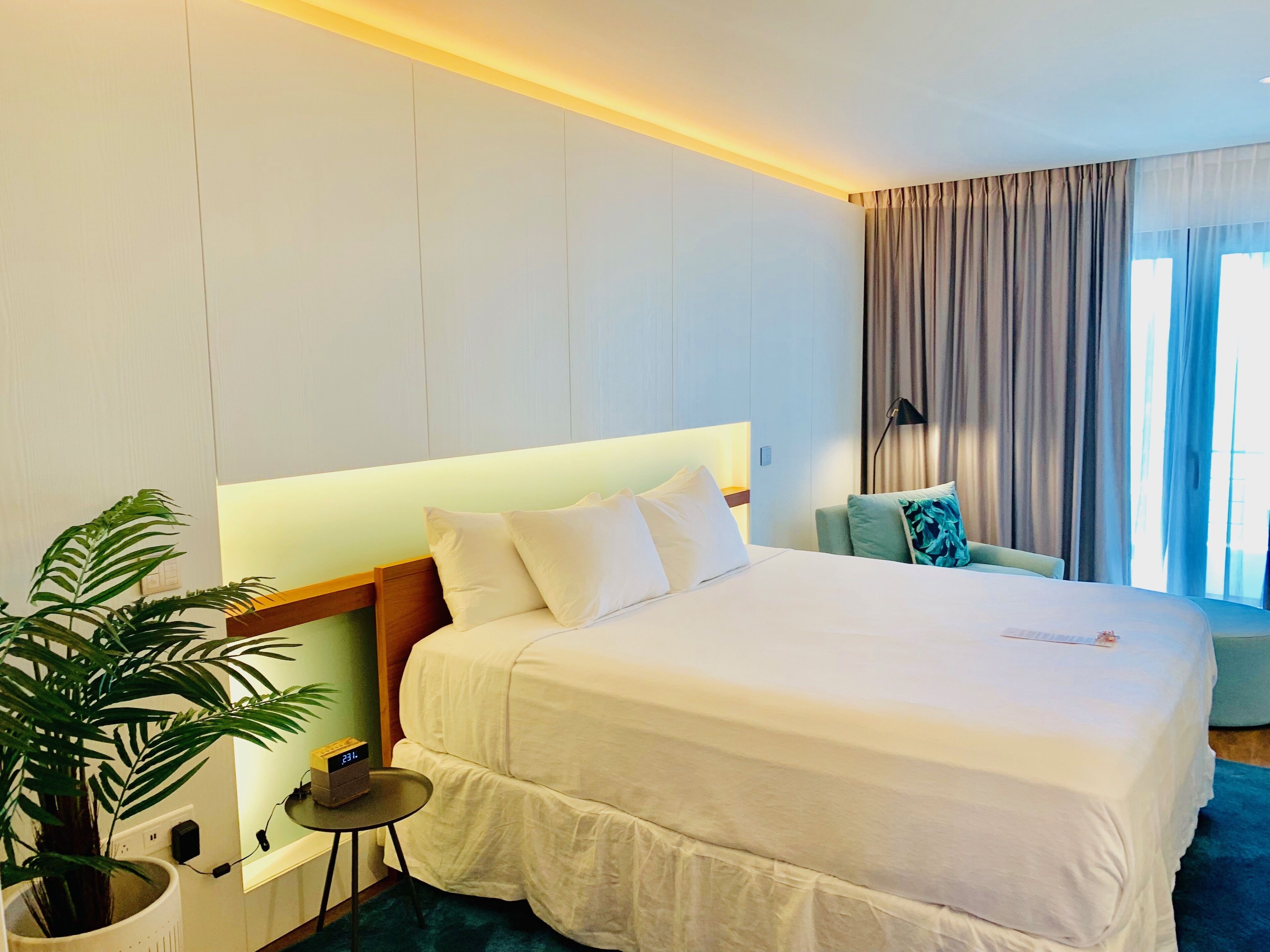 Executive studio suite | Luxe beddengoed, een kluis op de kamer, een laptopwerkplek