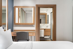 Premium-sengetøj, dundyner, senge med madrasser af memory foam, minibar