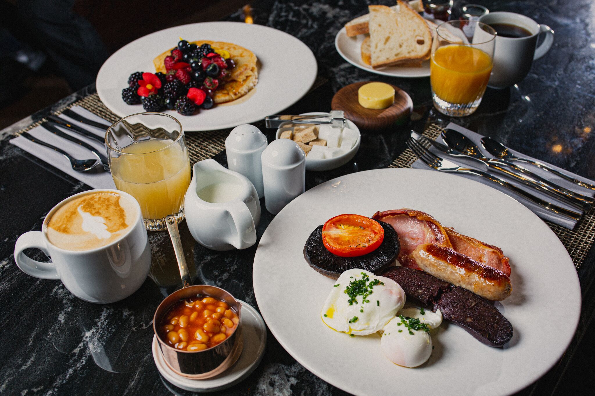daily full breakfast (gbp 15 per person)