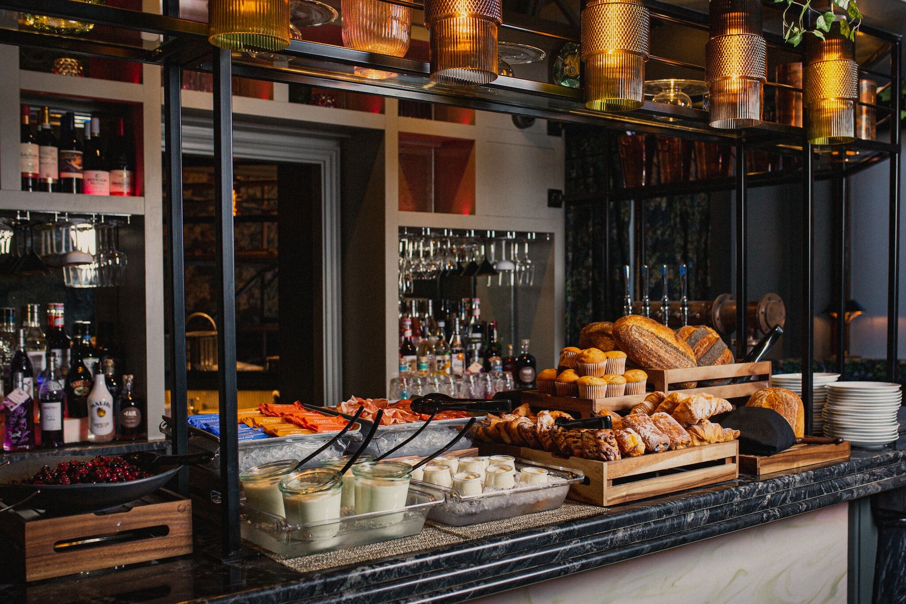 Full breakfast on weekends (GBP 15 per person)