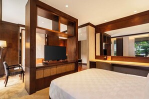 Phòng Executive (Pool Terrace) | Chăn bông, nệm cao su hoạt tính (memory foam), minibar 