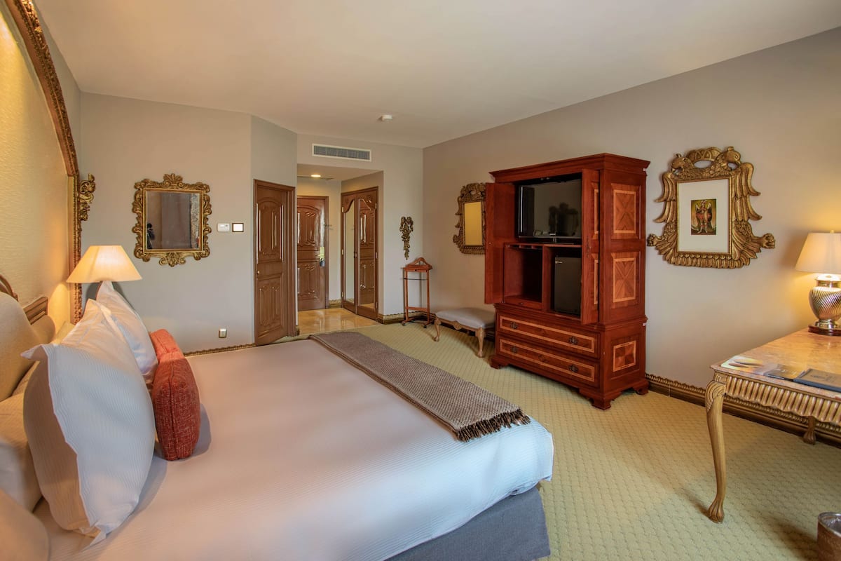 Master Suite King | 1 kamar tidur, seprai premium, minibar, dan brankas