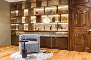 Ropa de cama de alta calidad y minibar 