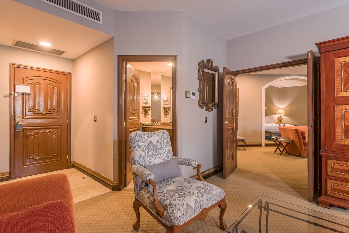 gobernador king | 1 bedroom, premium bedding, minibar, in-room safe