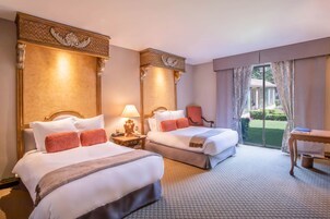 Master Suite Dos Camas | 1 bedroom, premium bedding, minibar, in-room safe