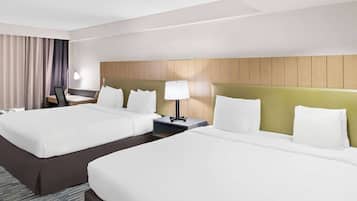 Habitación, varias camas, accesible para personas con discapacidad, no fumadores | 1 dormitorio, ropa de cama de alta calidad, edredones de plumas
