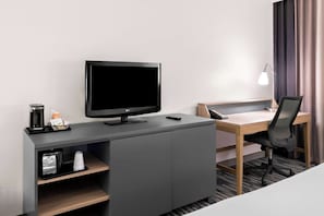 1 bedroom, premium bedding, down duvets, individually furnished