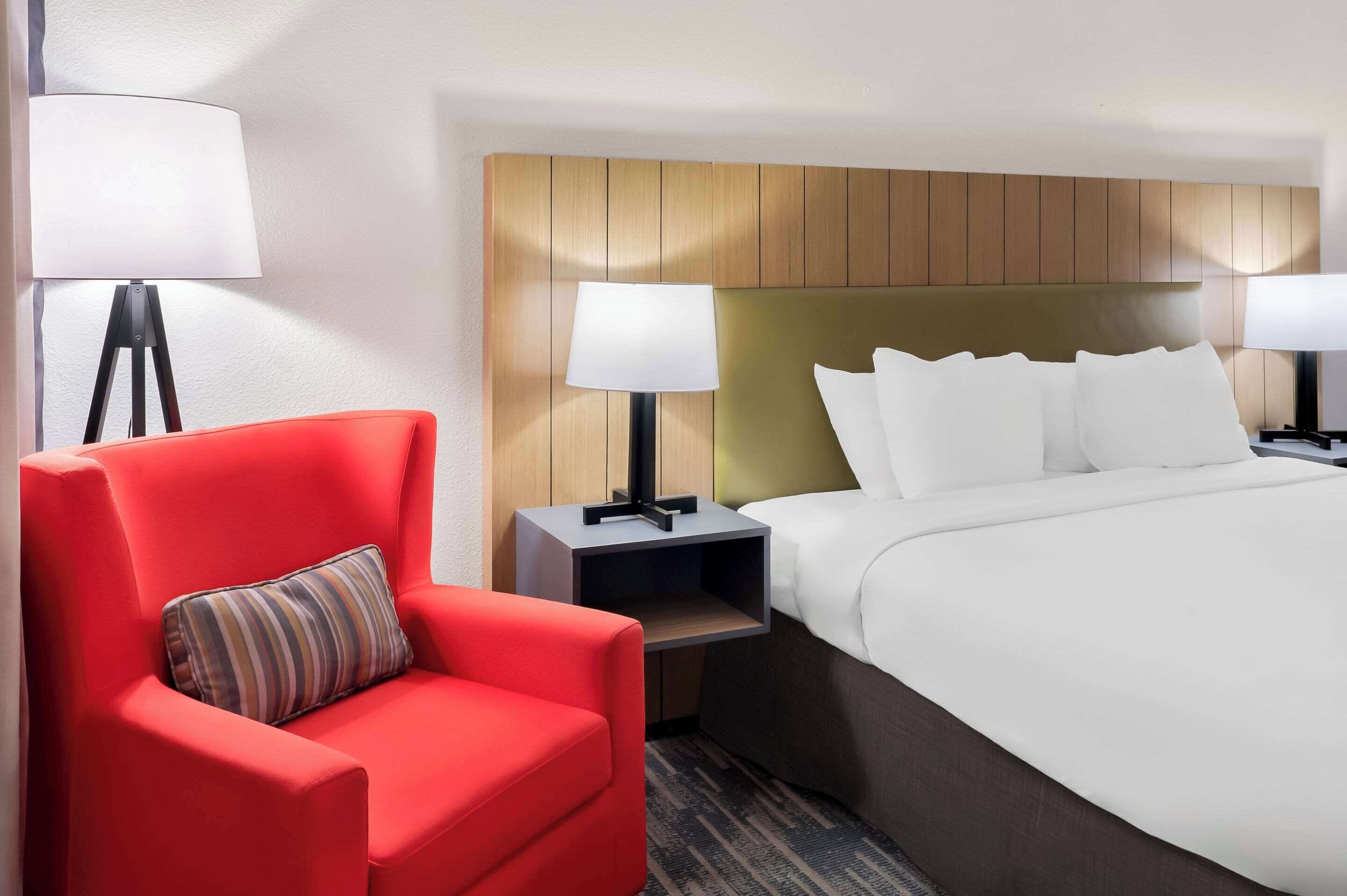 Premium bedding, down comforters, individually furnished, desk