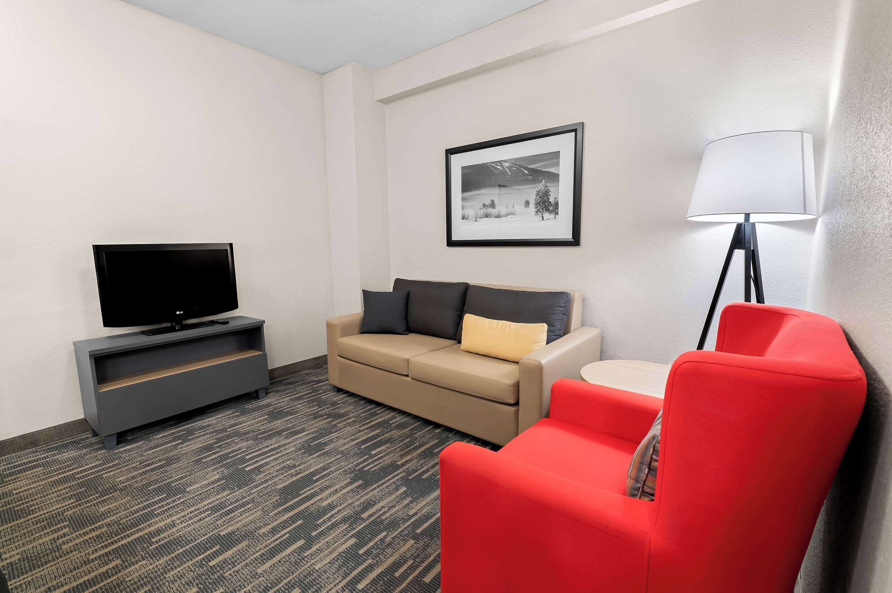 suite, 1 bedroom, non smoking | premium bedding, down duvets, individually furnished, desk