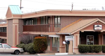 Travelers Inn