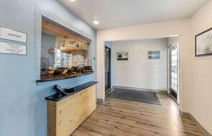 Lobby - Extended Stay America Select Suites - Oklahoma City - Del City (Del City)