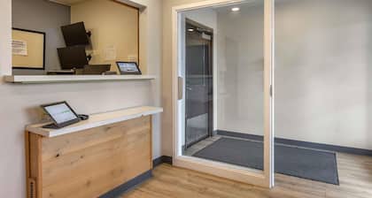 Extended Stay America Select Suites - Wichita - North