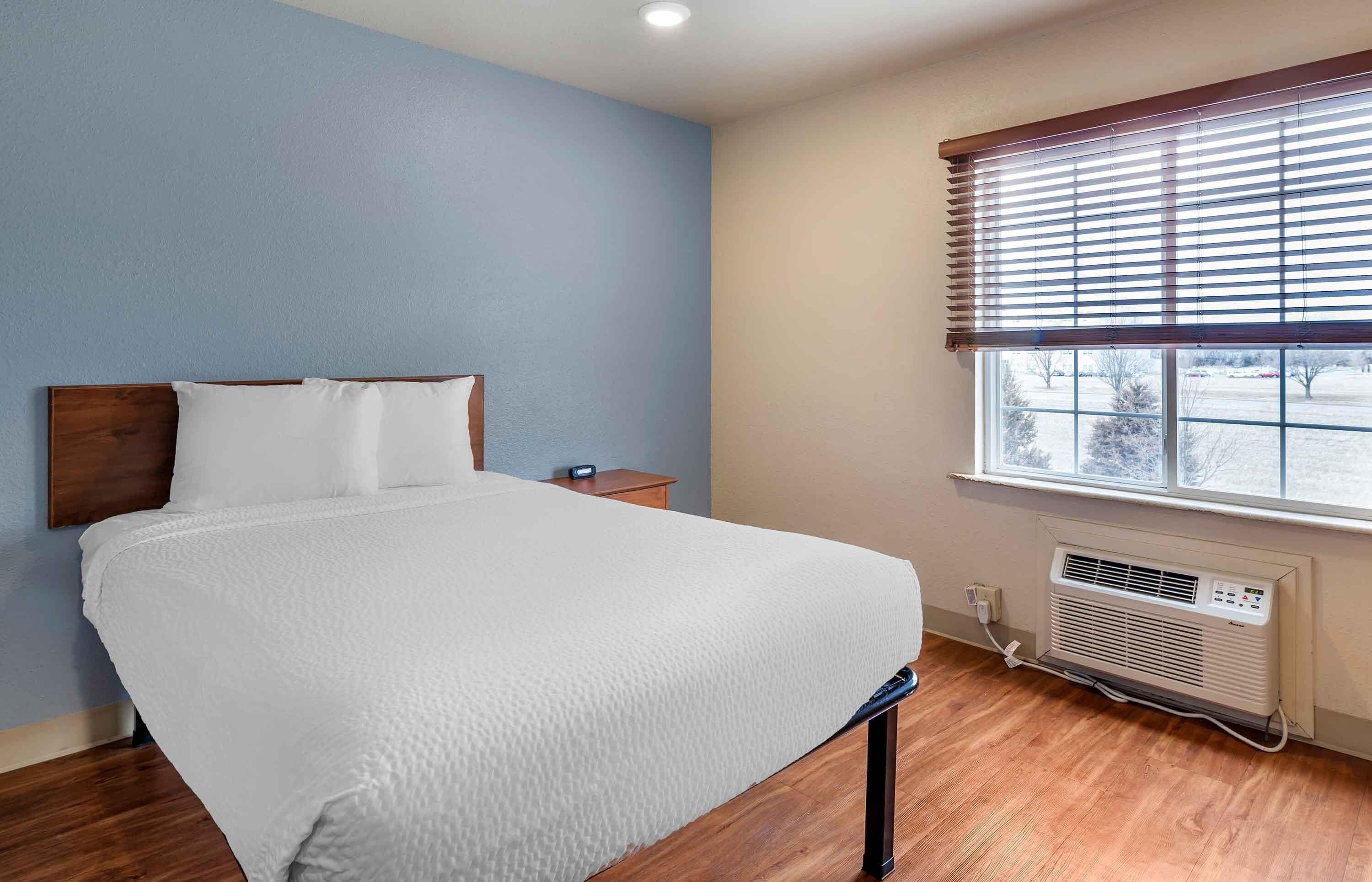 Standard Studio, 1 Double Bed, Non Smoking, Refrigerator & Microwave | Desk, laptop workspace, iron/ironing board, free WiFi