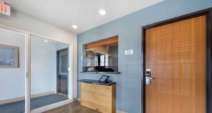 Extended Stay America Select Suites - Wichita - South