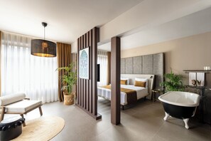 Minibar, in-room safe, laptop workspace, free WiFi - Alp Pasa Hotel - Special Class (Antalya)