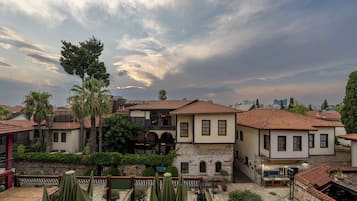 2 restaurants, breakfast, lunch, dinner served; Turkish cuisine