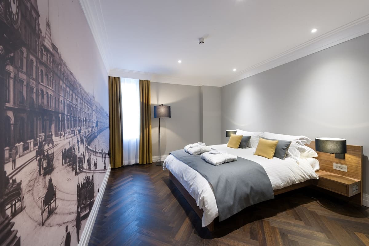 1 bedroom, memory-foam beds, in-room safe, desk