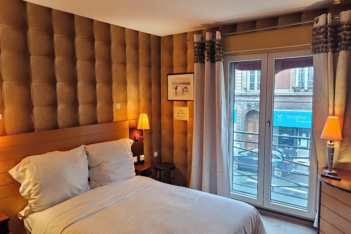 Classic Double Room | Desk, free WiFi, bed sheets