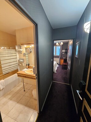 Classic-Doppelzimmer | Badezimmer