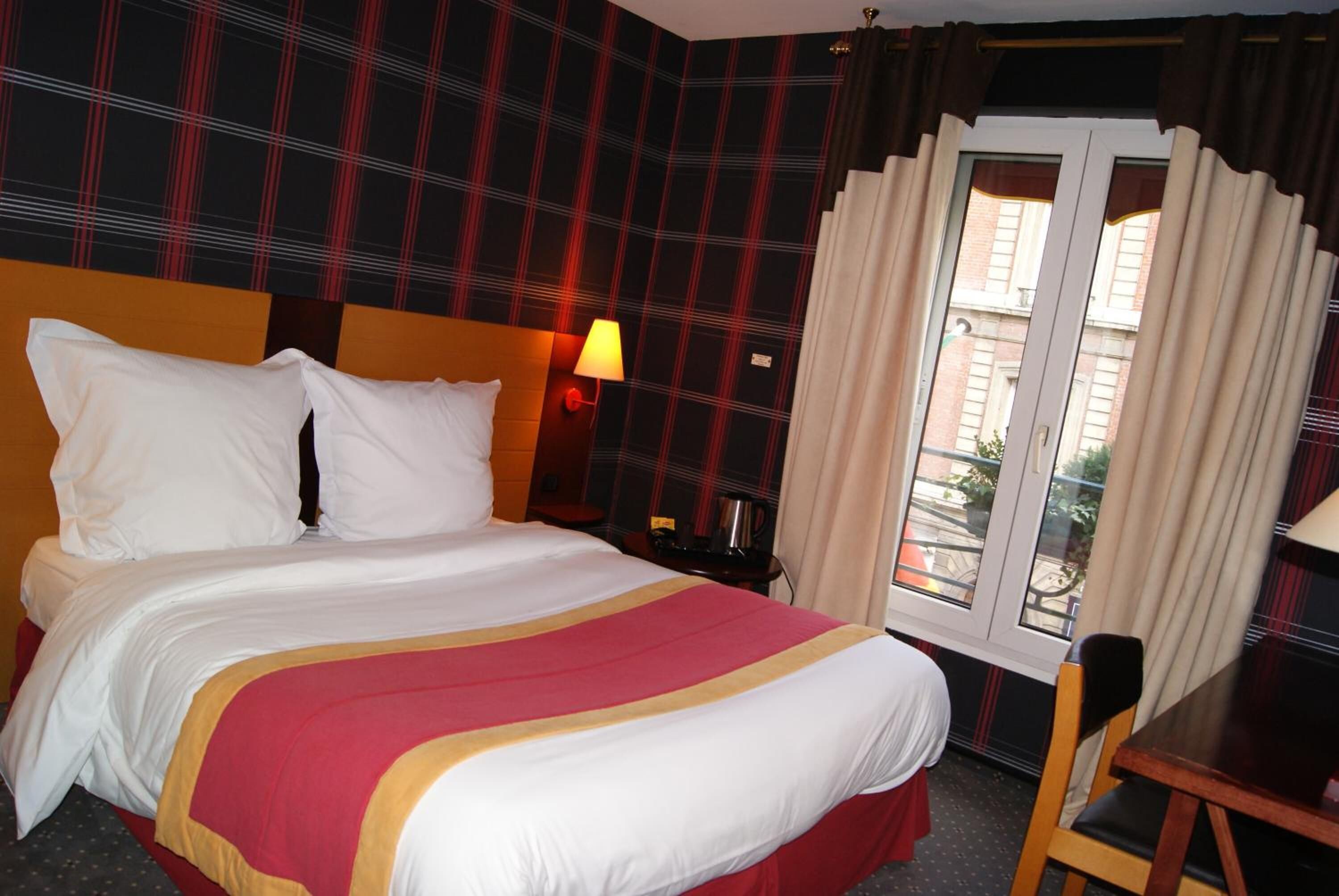 Classic Double Room | Desk, free WiFi, bed sheets