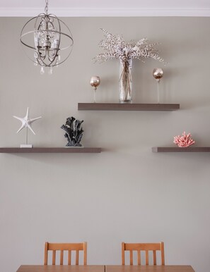 Dining - Ocean View Inn (Montara)