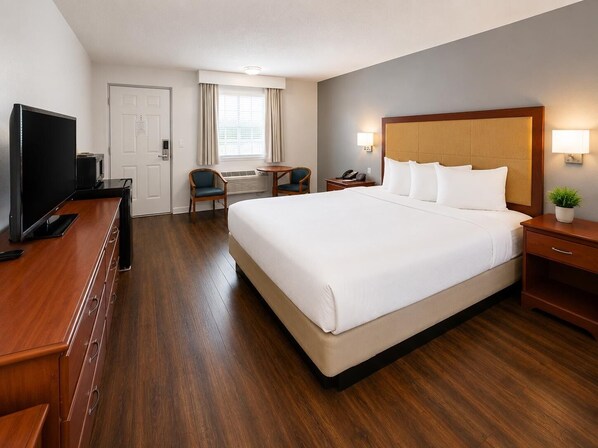 King | WiFi (free), bed sheets - Evergreen Inn (Branson)