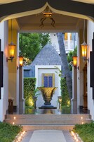 Couples treatment room(s), body treatments, aromatherapy