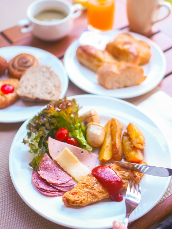 朝食