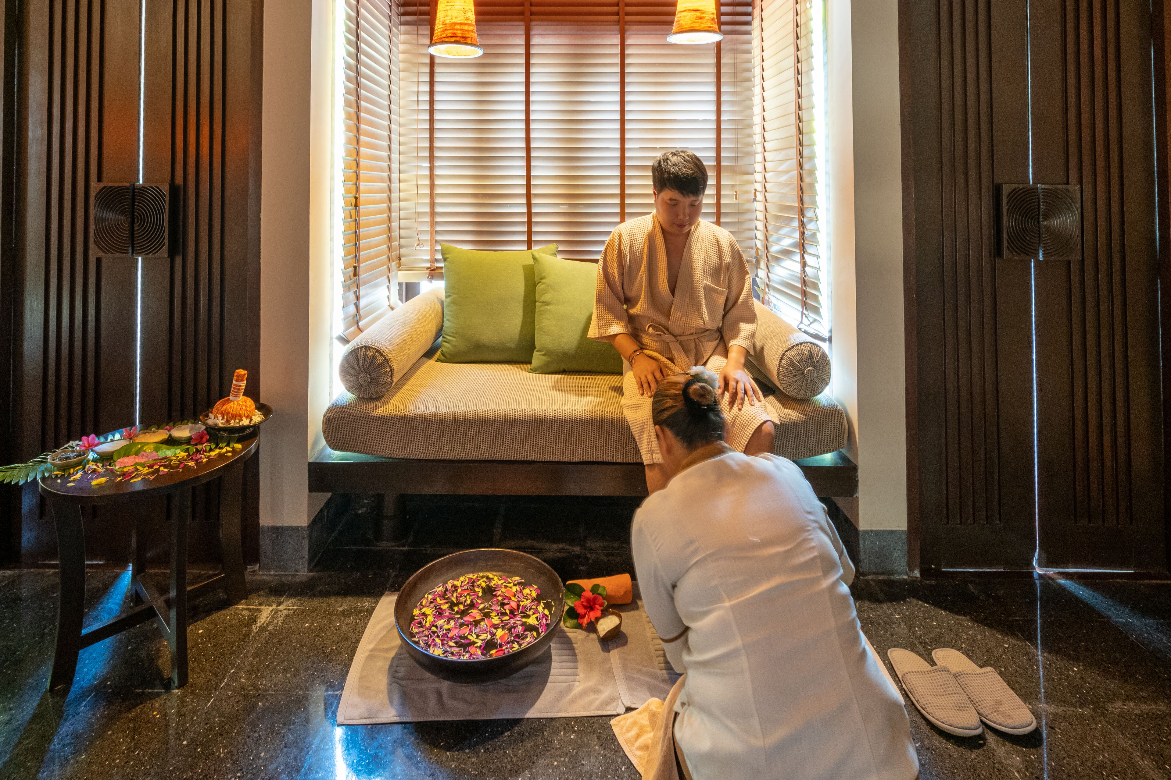 couples treatment room(s), body treatments, aromatherapy