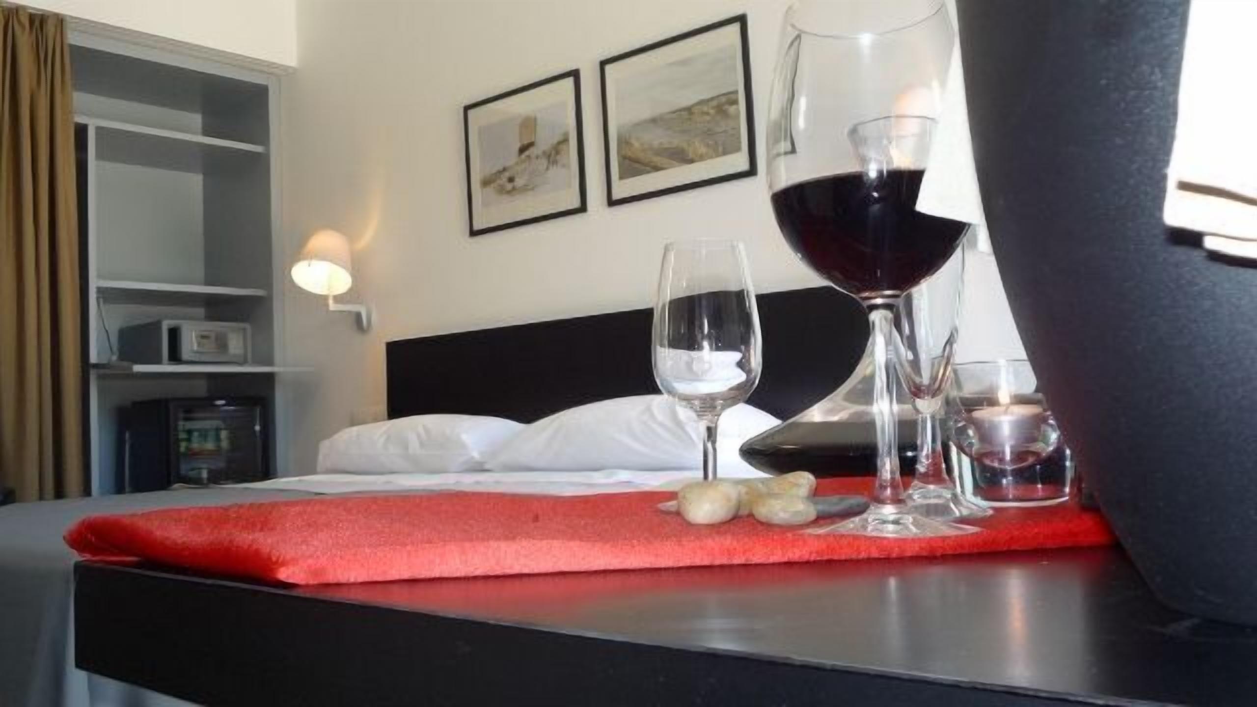 superior double room | minibar, in-room safe, desk, blackout curtains