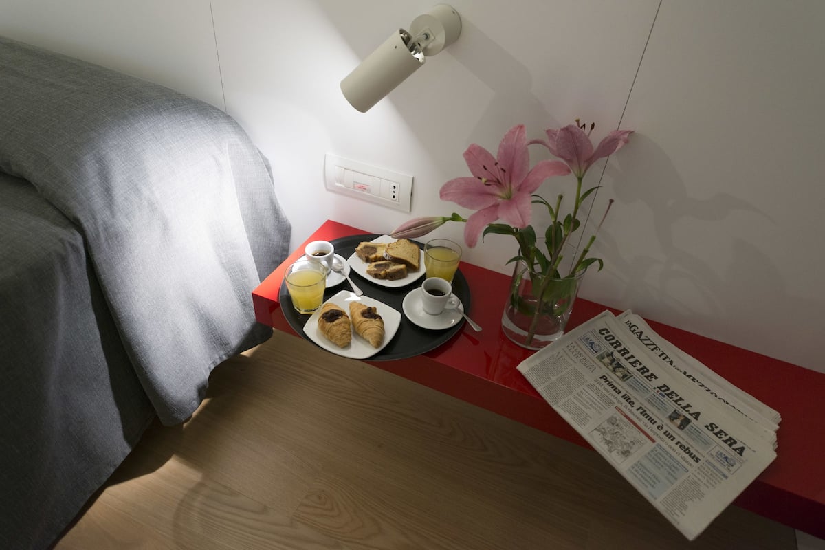 Minibar, coffres-forts dans les chambres, bureau, rideaux occultants